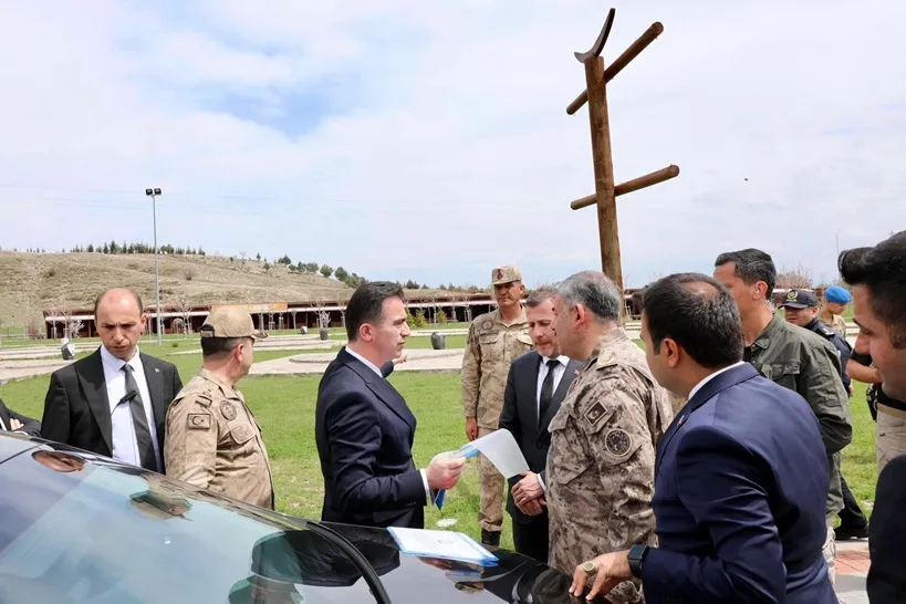 Vali Karakaya, Ahlat’ta  Saha İncelemelerinde Bulundu