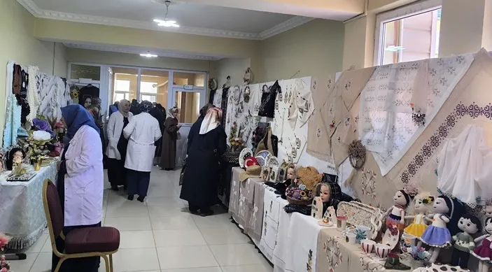 El Emeği Göz Nuru Eserler  Tatvan’da Görücüye Çıktı