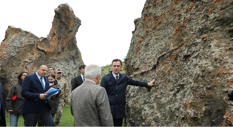 VALİ KARAKAYA