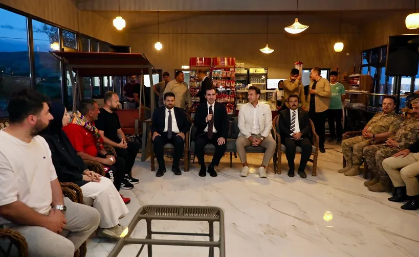 “Kayı Boyunun İzinde” Projesiyle Gençler  Ahlat’ta Vali Ahmet Karakaya ile Buluştu