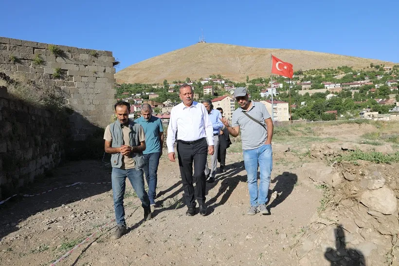 Bitlis Kalesi’nde Kazı ve Restorasyon Çalışmaları Devam Ediyor
