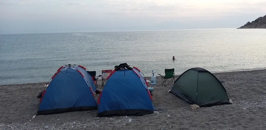 Kamp Severlerin Yeni Gözdesi:  Van Gölü’nün Serin Suları