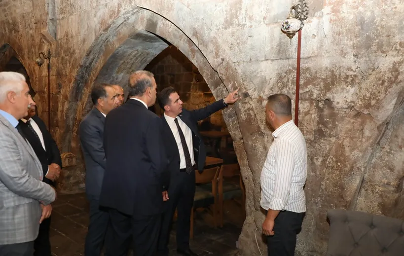 Bitlis’teki Tarihi Mekanlarda Devam Eden  Restorasyon Çalışmaları Yerinde İncelendi