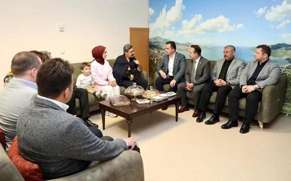 Vali Karakaya, Tatvan Devlet  Hastanesini ziyaret etti