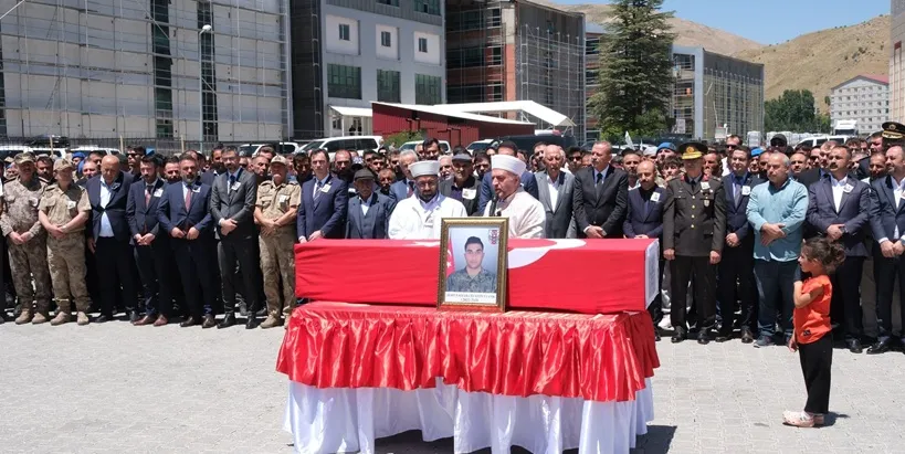 Pençe-Kilit Şehidi Celattin Uyanık  Dualarla Son Yolculuğuna Uğurlandı