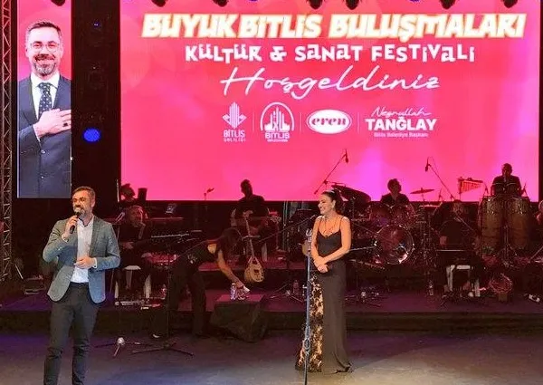 “Büyük Bitlis Buluşmaları”nda Sevcan Orhan Konserine Yoğun ilgi