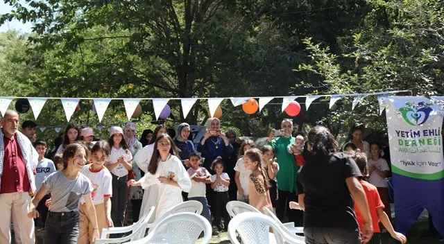 Tatvan’da 2. Geleneksel Yetim Şenliği  RENKLİ GÖRÜNTÜLERE SAHNE OLDU