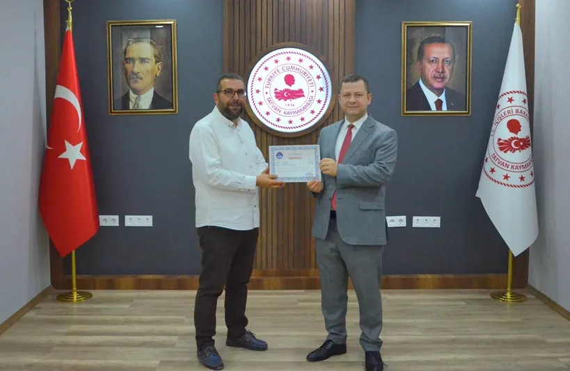 İnsanlık Dersi Veren Öğretmene Kaymakam Demirer’den Takdir Belgesi
