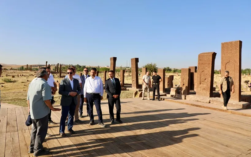 Vali Karakaya Ahlat’ta Yatırımları  ve Sosyal Projeleri İnceledi