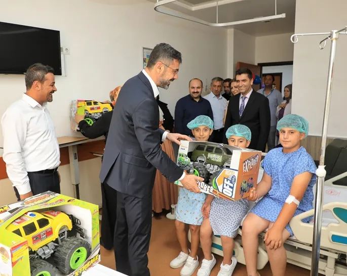 Büyük Bitlis Buluşmaları’nda Gelenek Sürüyor: Minikler İçin Toplu Sünnet Töreni
