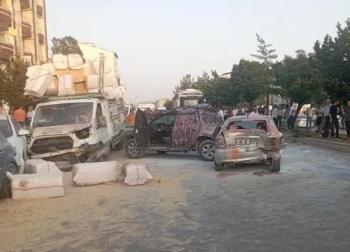 Güroymak’ta Freni Boşalan Tır Dehşet Saçtı:  8 Araç Hurdaya Döndü