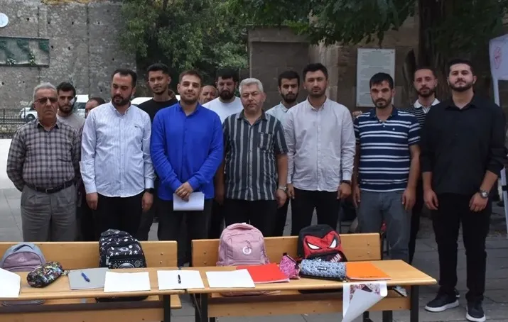 BİTLİS’TE BOŞ SIRALARLA  GAZZE’YE DESTEK
