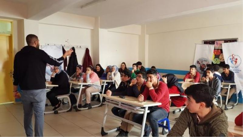 BEÜ Öğrencisi Araboğa, Bitlis’teki Liselere Robotik Eğitimi Verdi