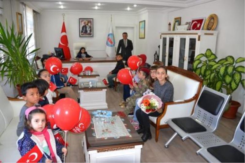 Kaymakam Özkan, Şehit ve Gazi  Çocuklarını Makamında Ağırladı