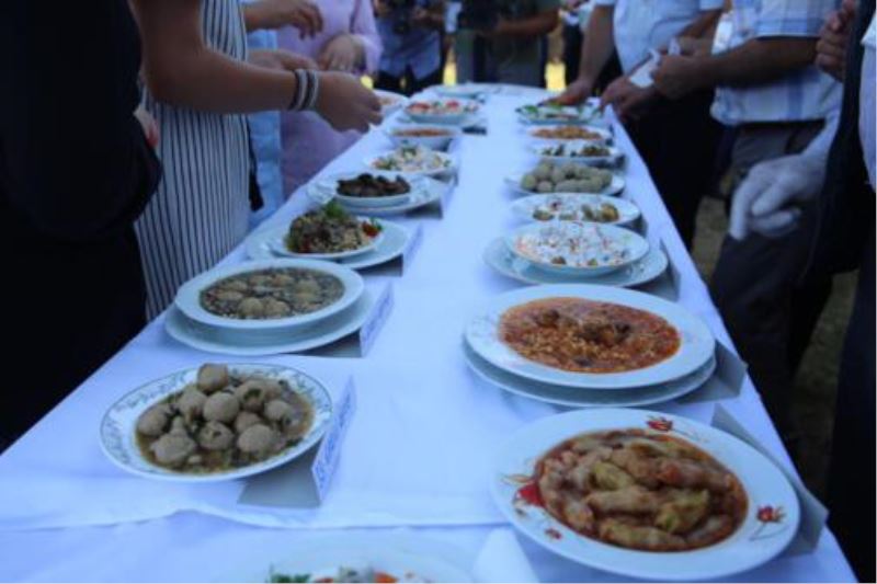 BİTLİS’TE YÖRESEL YEMEK YARIŞMASI DÜZENLENDİ
