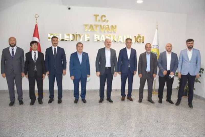 ULAŞTIRMA VE ALT YAPI BAKANI ADİL KARAİSMAİLOĞLU  TATVAN BELEDİYESİNİ ZİYARET ETTİ