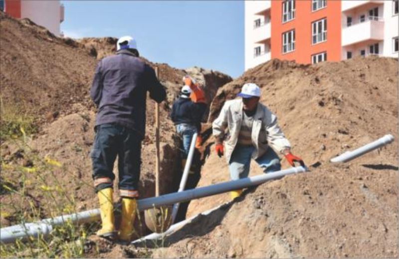 Tatvan’da yeni içme suyu hatları döşeniyor