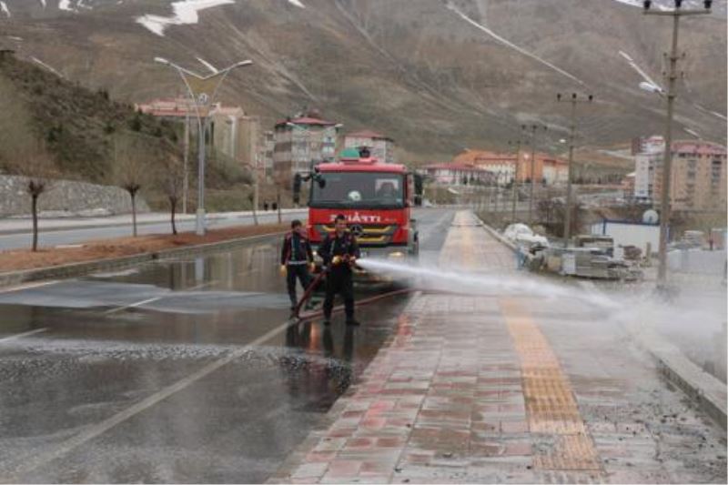 Bitlis Belediyesi ekiplerinden bahar temizliği