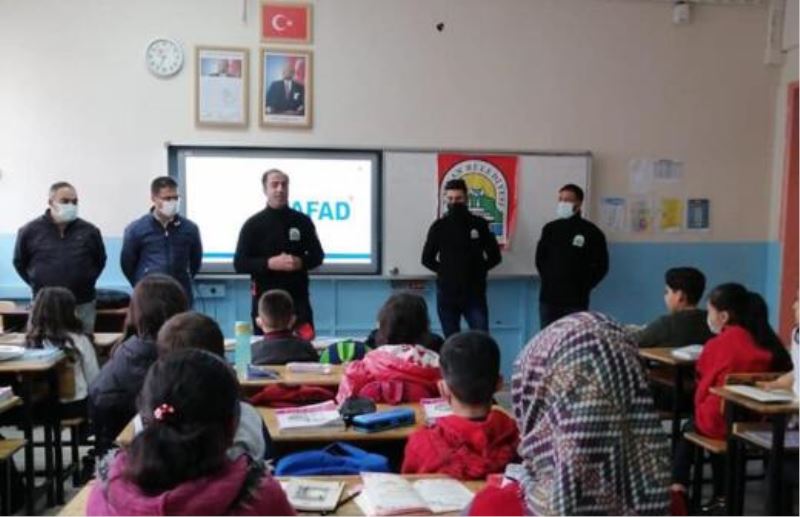 Tatvan Belediyesi ve AKUT’tan Okullara Deprem Eğitimi