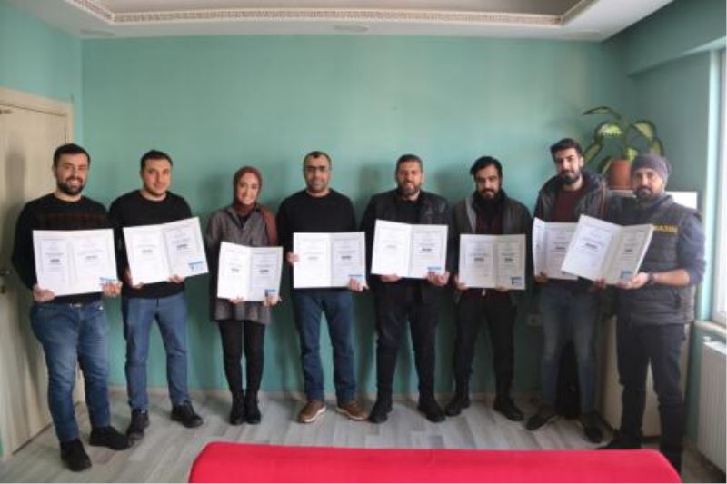 İHA-1 eğitimi alan gazetecilere sertifika ve ehliyetleri verildi