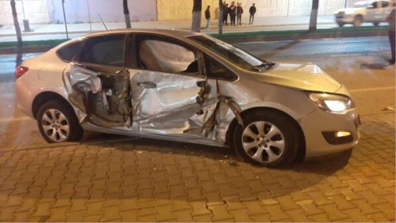 Tatvan’da trafik kazası : 3 yaralı