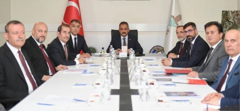 Bakan Özer, Bitlis İl Eğitim Değerlendirme Toplantısına Katıldı