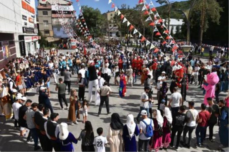 Tatvan Doğu Anadolu Fuarı Kültür ve Sanat Festivali Başladı