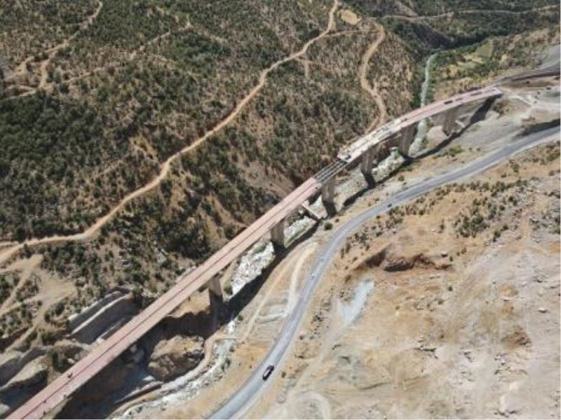 Bitlis Dere Üstü Projesi ve Bitlis Çayı Viyadüğü Çalışmaları Devam Ediyor