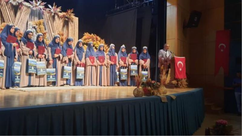 Tatvan’da 17 Hafız İçin İcazet Töreni Düzenlendi