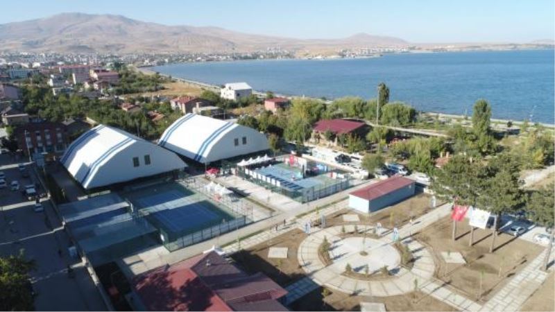 “Tatvan Nemrut Krater Gölü Cup” Ulusal Tenis Turnuvası başladı